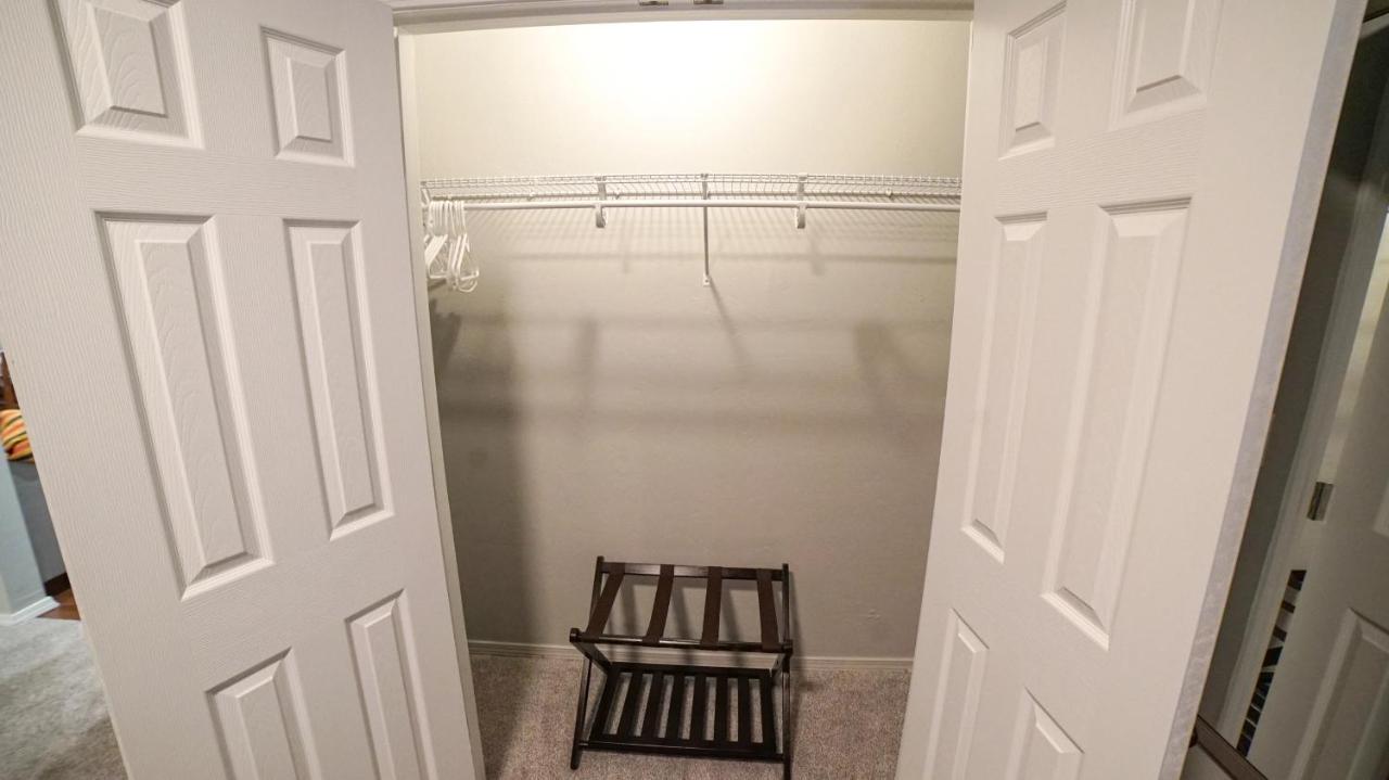Rock & Roll House, Fiber Internet, Roku Tv, Washer & Dryer, By Dt Chickasha & Leg Lamp! 外观 照片